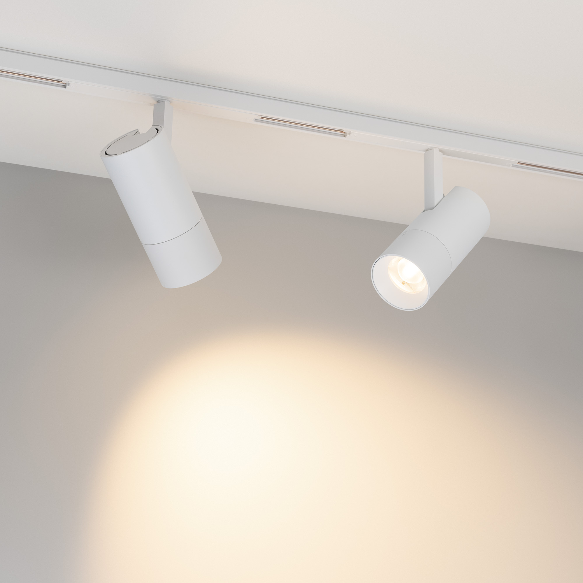 Светильник MAG-ORIENT-SPOT-ZOOM-R65-15W Day4000