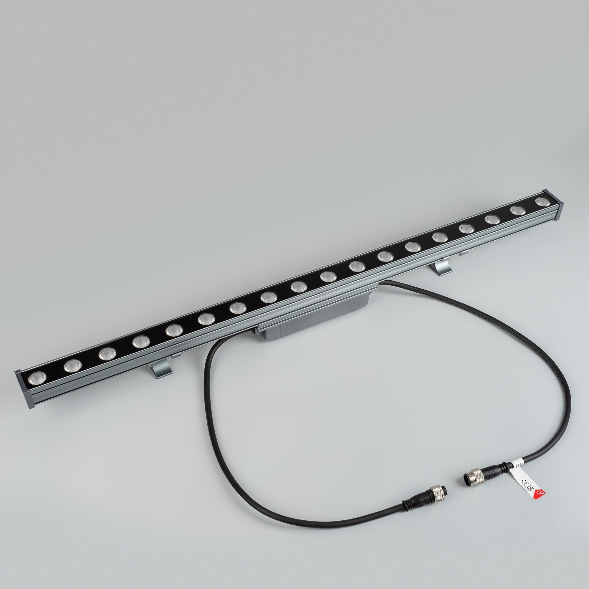 Линейный прожектор AR-LINE-760-18W Day4000