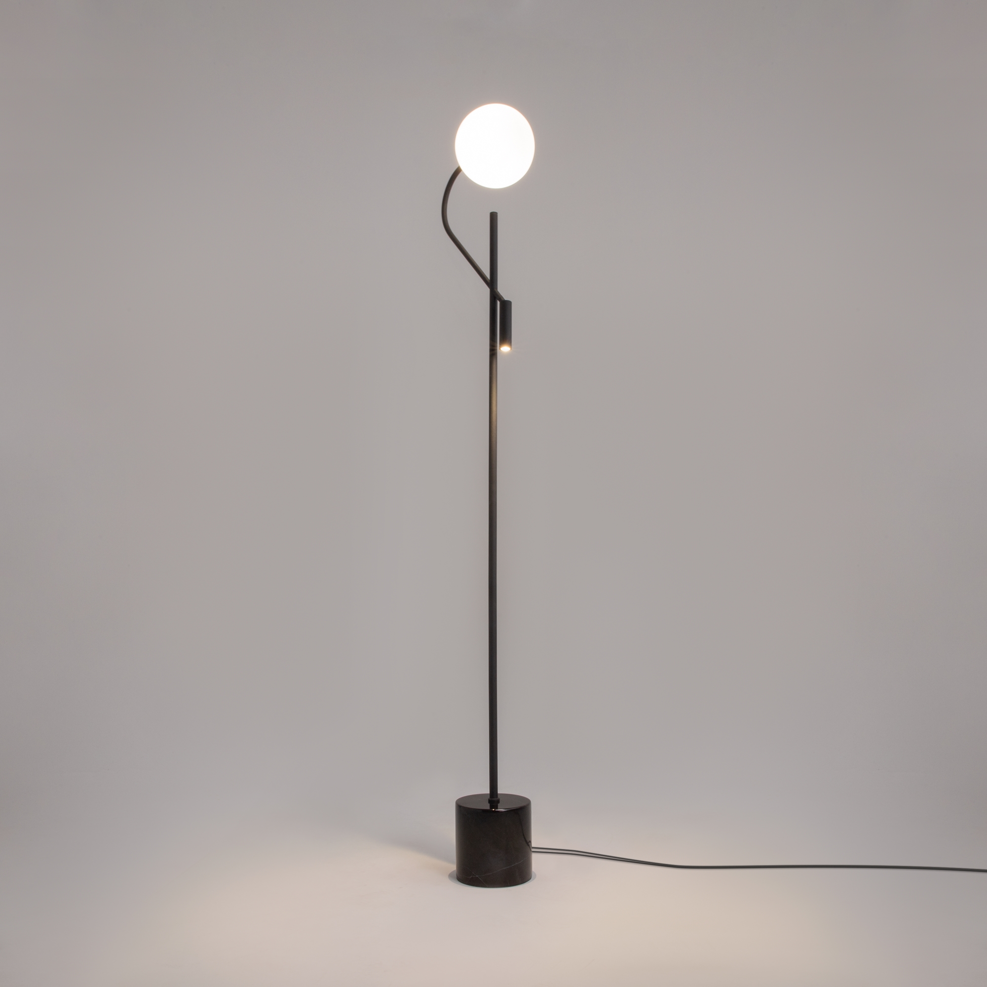 Напольный светильник (торшер) Maytoni MOD230FL-01B