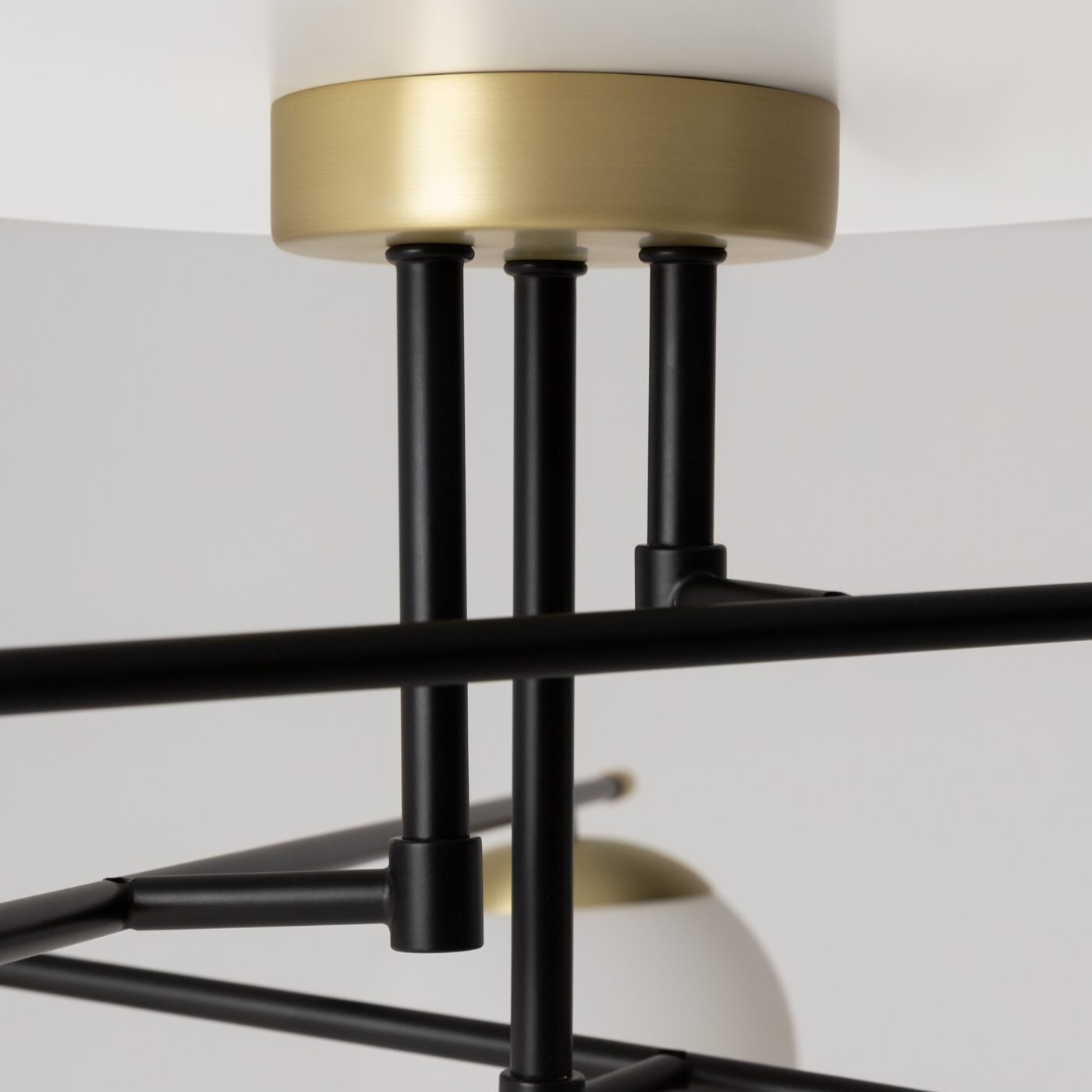 Потолочный светильник Maytoni MOD048CL-06G