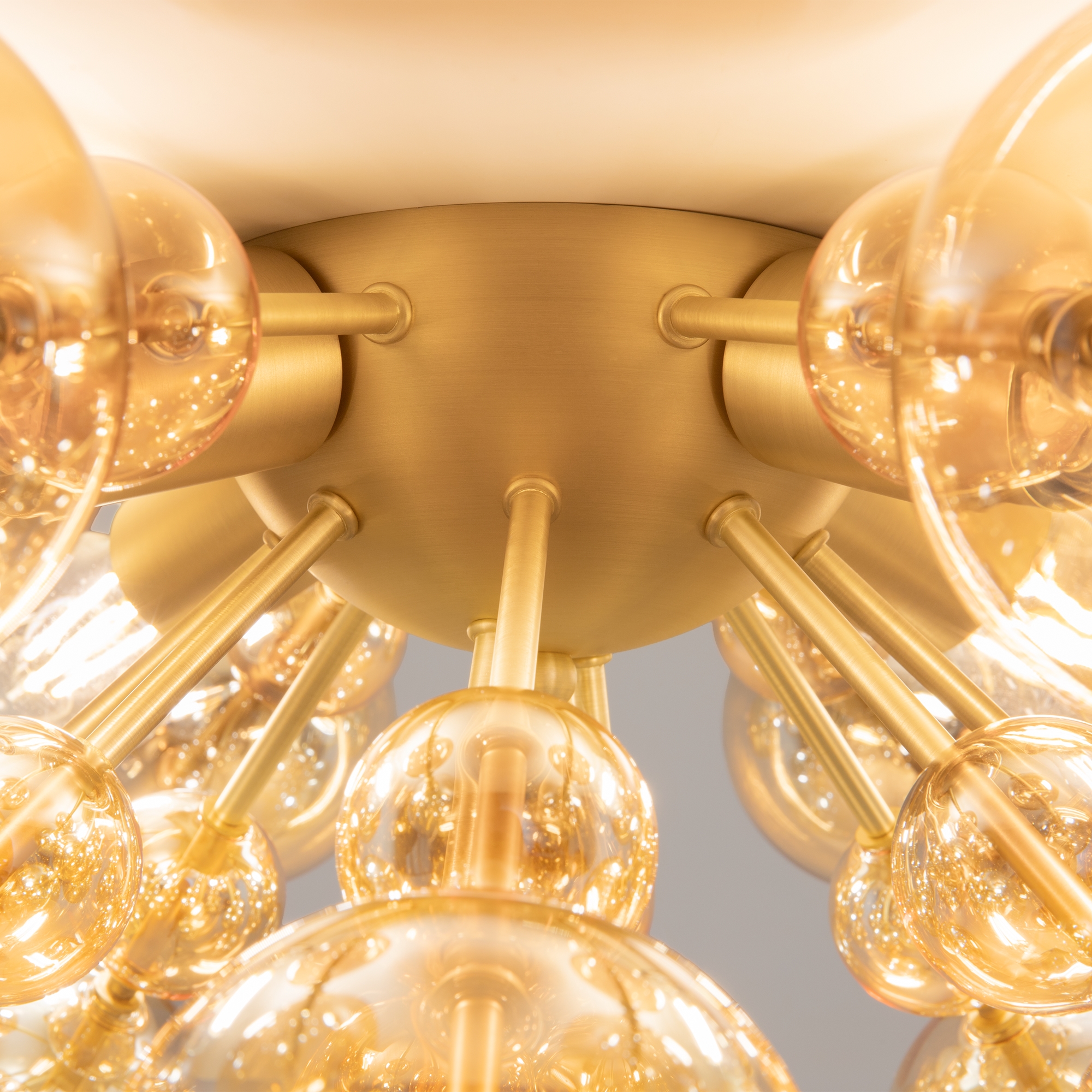 Потолочный светильник Maytoni MOD133CL-04BS